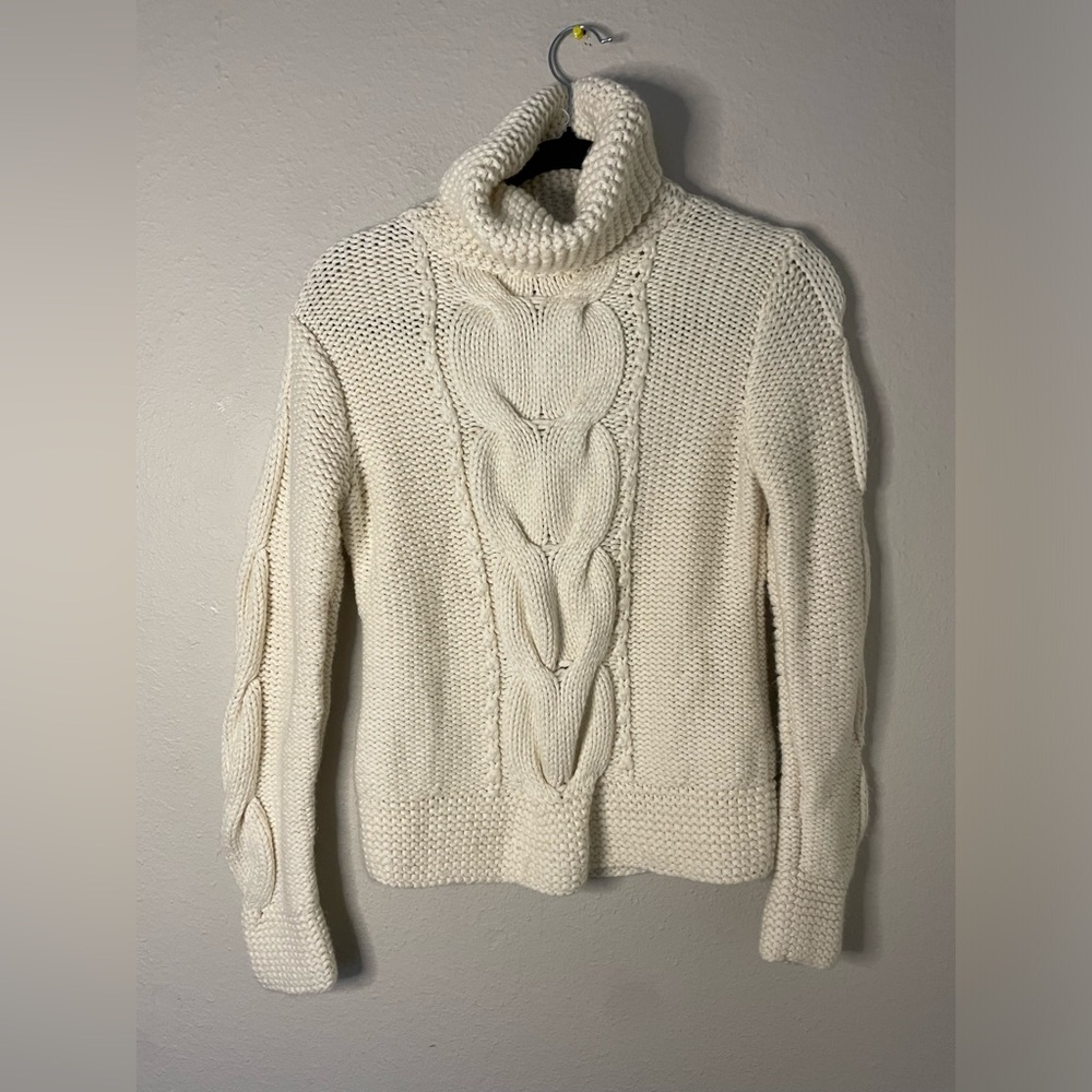 Eddie Bauer Chunky Wool Blend Turtle neck Hand-knit Sweater. Size Medium